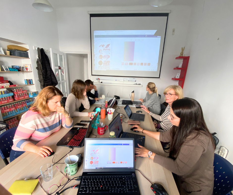 Kezdő Canva Workshop veszprém, Katedra Coworking, Bent szakmai Közösség, előadó: Kolozsvári Zsuzsi, Helka Marketing