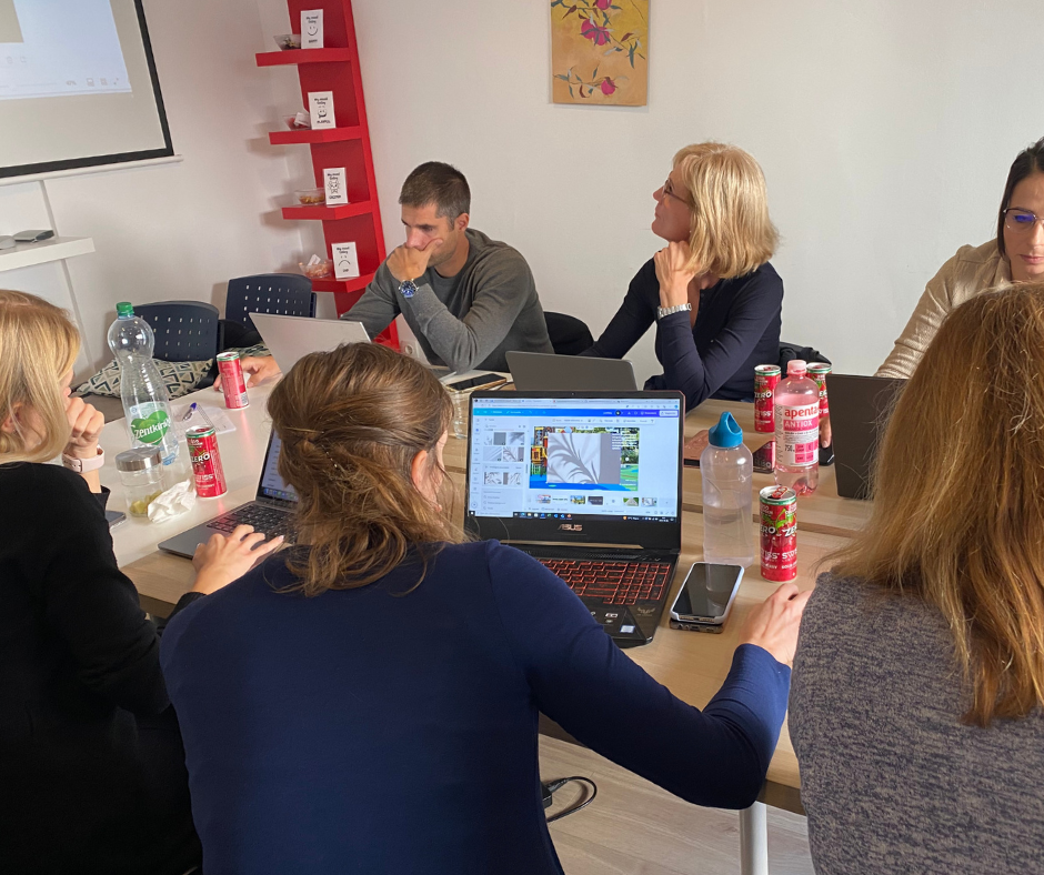 Kezdő Canva Workshop veszprém, Katedra Coworking, Bent szakmai Közösség, előadó: Kolozsvári Zsuzsi, Helka Marketing