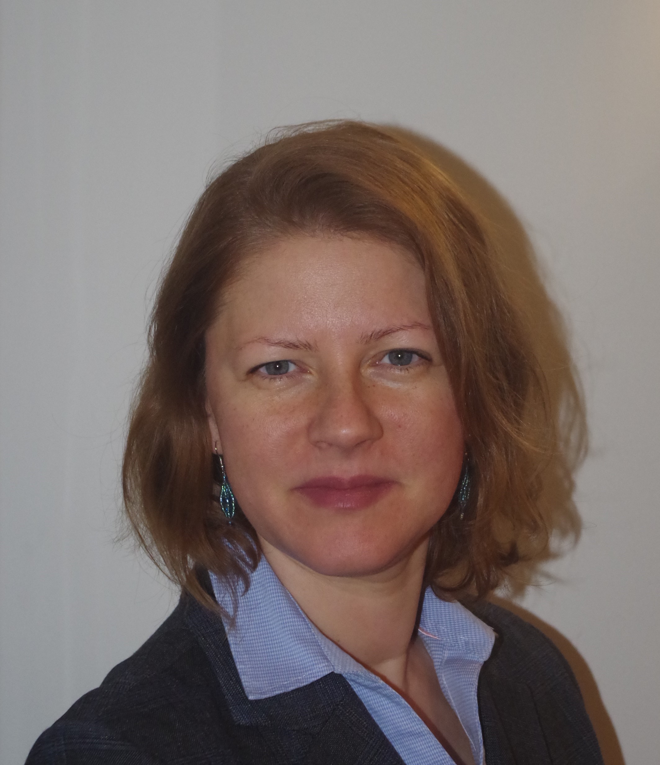 CsucsHajdu id photo – Tünde Csúcs-Hajdu