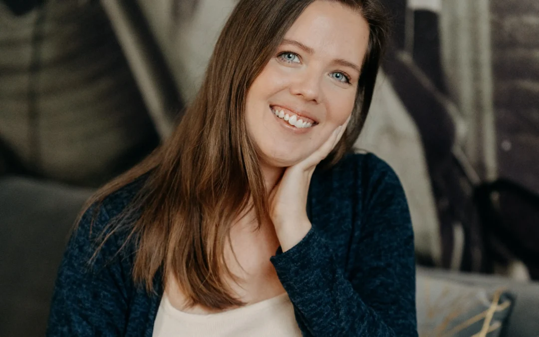 Koterle-Magasházi Virág, online vállalkozástámogató, szövegíró