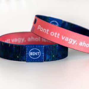 Karkötő - "Pont ott vagy ahol lenned kell"