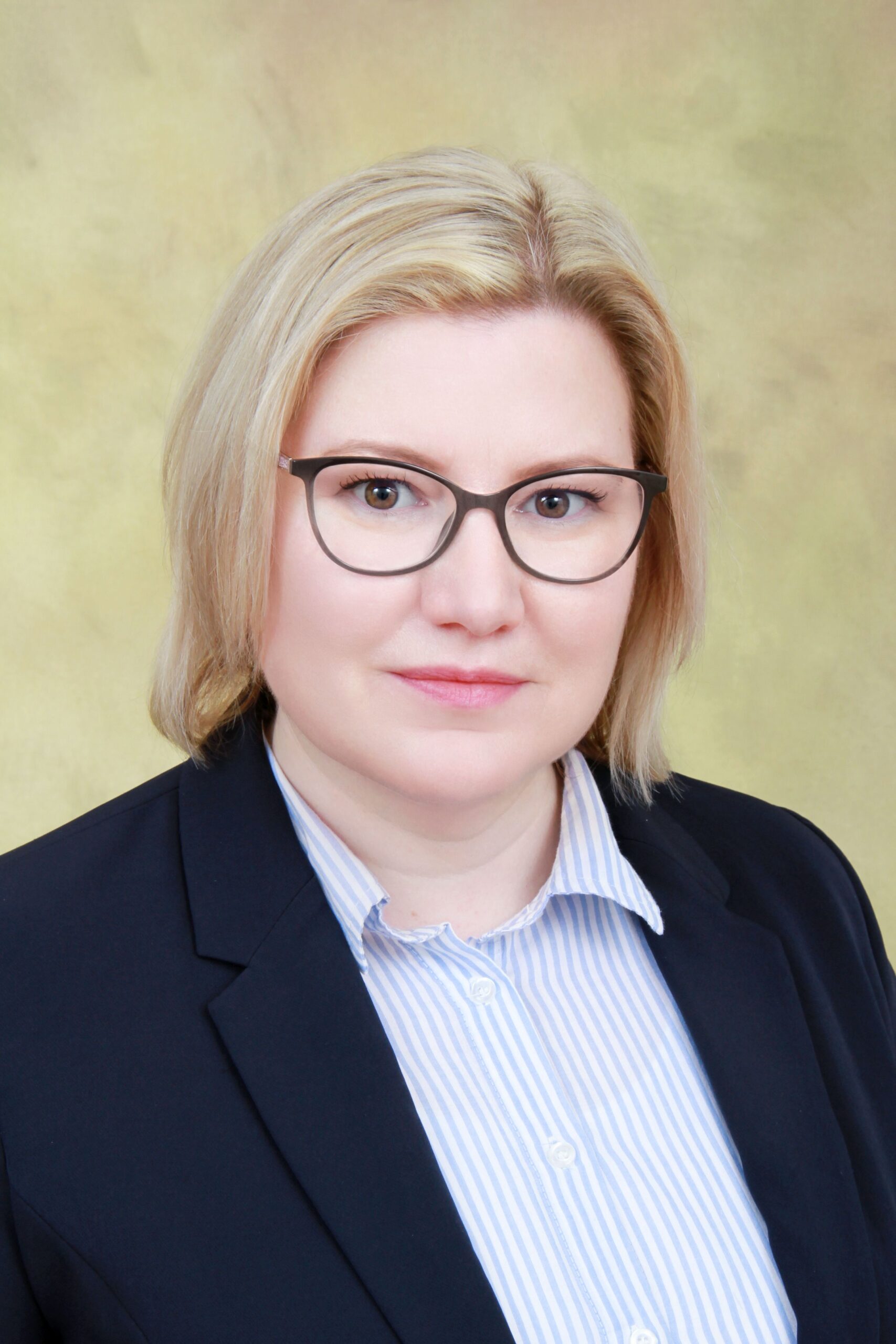 SzámfiraTNóra – Nóra Számfira-Turupoli